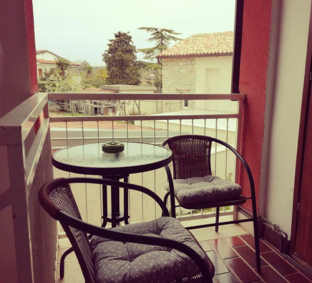 Apartments Zambratija Екстериор снимка